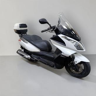 skadebil bromfiets Kymco  DINK STREET 2011/2