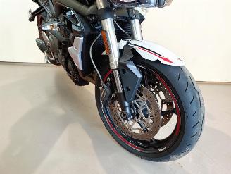 Triumph Street Triple  picture 17