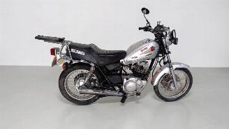 Vaurioauto  motor cycles Yamaha SR 125  1999/7
