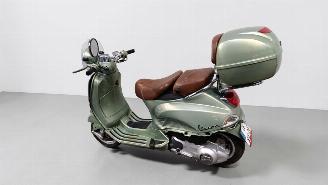 Piaggio  VESPA  LXV picture 3