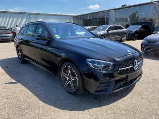 Unfallwagen Mercedes E-klasse 300 T AMG Lin *PANO - NAVI - KAM* 2022/2