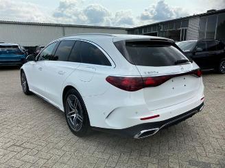 Unfallwagen Mercedes E-klasse 300 T dition AMG Lin *NAVI - AHK - KAM* 2023/12