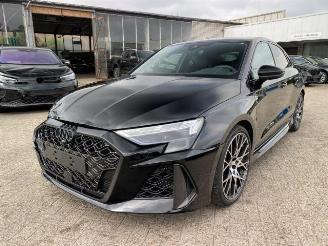 krockskadad bil auto Audi RS 3 Lim. Facelift *CARBON-MATRIX-SCHALENSITZE * 2025/2