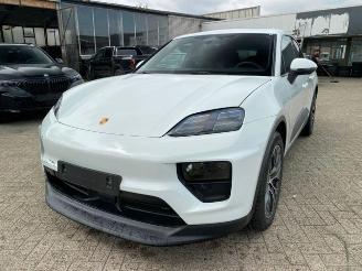 Vrakbiler motor Porsche Macan 4 *PANO - BOSE - NAVI - KAM* 2025/6