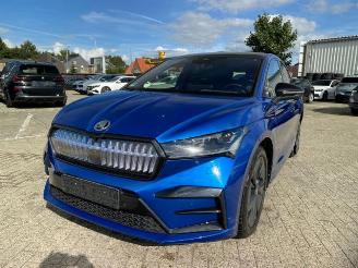 Vaurioauto  passenger cars Skoda Enyaq RS Coupe 4x4 * HUD - KAM - PANO - NAV * 2023/5
