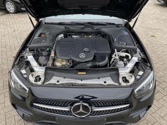 Mercedes E-klasse 300d T AMG Lin *PANO - AHK - KAM - LD* picture 14
