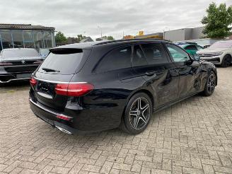 Mercedes E-klasse 300d T AMG Lin *PANO - AHK - KAM - LD* picture 8