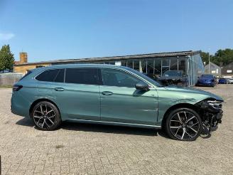 skadebil auto Volkswagen Passat Variant 2.0 TDI DSG R-Line *HEAD-UP -AHK* 2024/5
