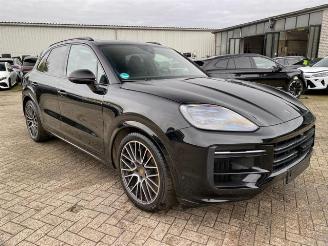 Damaged car Porsche Cayenne Turbo E-Hybrid *HEAD-UP - PANO - KAM* 2025/3