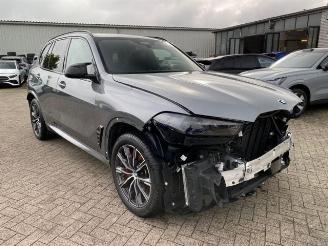 damaged passenger cars BMW X5 M60i xDrive *HEAD UP - PANO - AHK - KAM* 2024/11