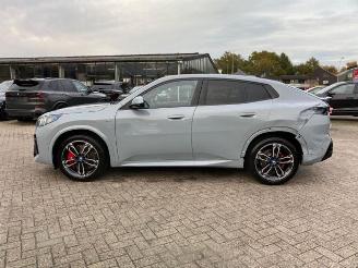 BMW iX2 eDrive20 M Sport *PANO - AHK - KAM - NAVI* picture 9