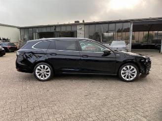 Skoda Superb Combi 1.5 TSI iV L&K *HEAD-UP - PANO-AHK* picture 9