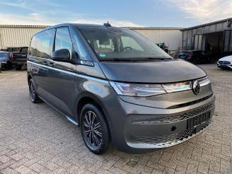 Vaurioauto  passenger cars Volkswagen Transporter  2025/6