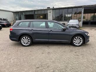 Volkswagen Passat Variant 1.6 TDI Trendline *AHK* picture 9