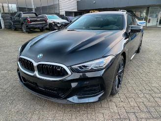 krockskadad bil auto BMW M8 50i xDrive Gran Coupe *HEAD-UP - PANO -360KAM* 2025/6
