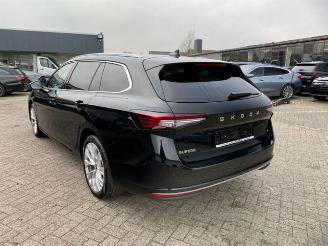 Schadeauto Skoda Superb Combi 1.5 TSI iV L&K *HEAD-UP - PANO-AHK* 2025/3