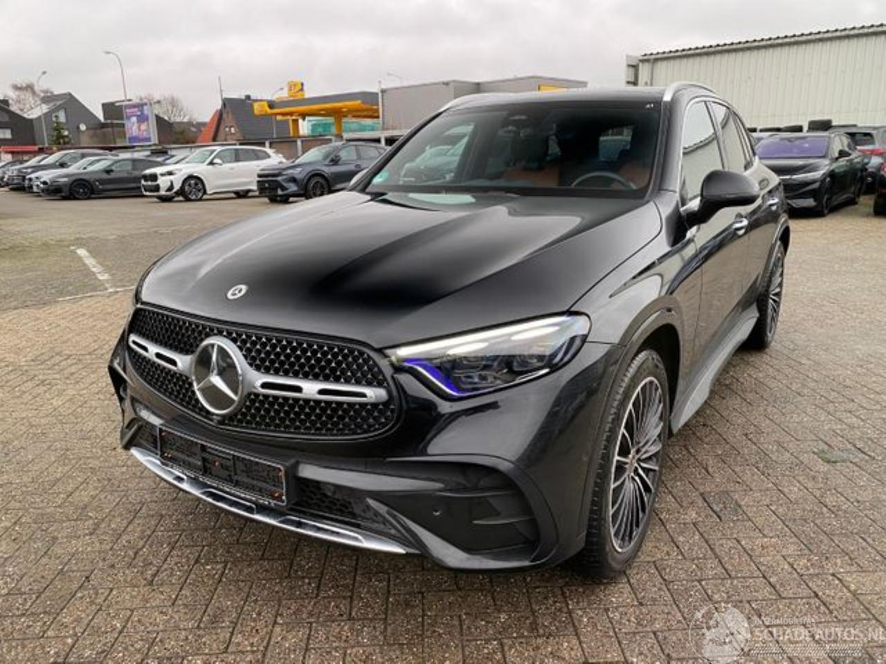 Mercedes GLC 220d 4Matic AMG Line *PANO - AHK - 360 KAM*