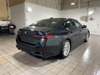 Unfallwagen BMW i5 eDrive40 M Sport Pro HUD/360/H&K/NAVI 2024/9