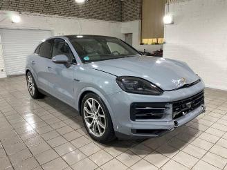Vaurioauto  passenger cars Porsche Cayenne E-Hybrid Coupe CHRONO/PANO/HUD/360/BOSE 2024/12
