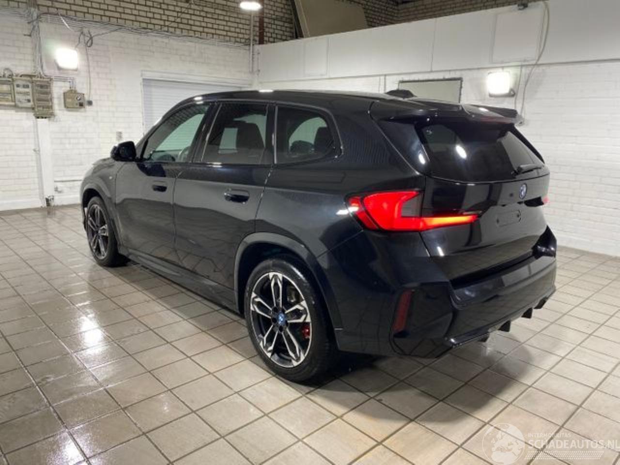 BMW iX1 eDrive20 M Sport PANO/KAM/NAVI