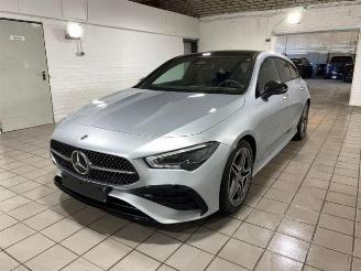 Schadeauto Mercedes Cla-klasse 180 SB AMG Line PANO/AHK/KAM/NAVI 2025/6