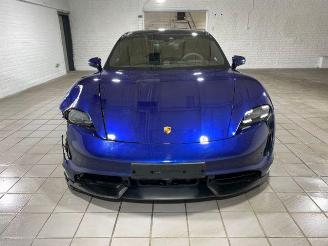 krockskadad bil auto Porsche Taycan Turbo S KERAMIK/CHRONO/PANO/HUD/360/BOSE 2023/1