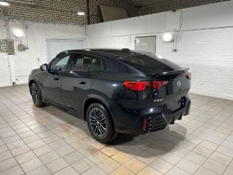 Schadeauto BMW iX2 eDrive20 M Sport KAM/NAVI 2025/11