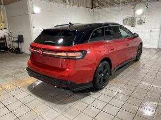 Coche accidentado Volkswagen ID.7 GTX Tourer 4Motion 250kW PANO/HUD/AHK/360 2025/8