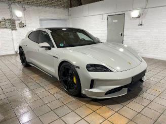 krockskadad bil auto Porsche Taycan Sport Turismo KERAMIK/CHRONO/PANO/360/ 2025/10