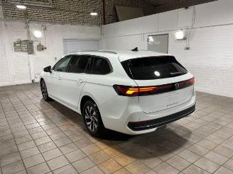Vaurioauto  passenger cars Volkswagen Passat Variant 2.0 TDI DSG Business HUD/AHK/360 2025/6