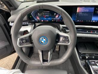 BMW 5-serie e Touring M Sport Pro PANO/HUD/AHK/360/B&W picture 22