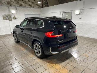 skadebil auto BMW iX1 xDrive30 X Line PANO/HUD/AHK/360/H&K/NAVI 2025/4