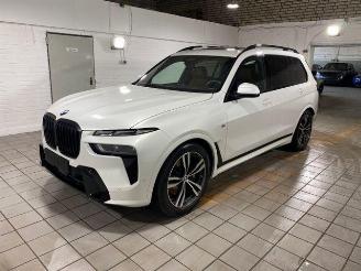 Damaged car BMW X7 xDrive40i M Sport Pro 7-sitz. PANO/HUD/AHK/HK 2025/9