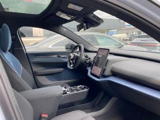 Volvo EX30 Ultra AWD Performance PANO/360/H&K/NAVI picture 17