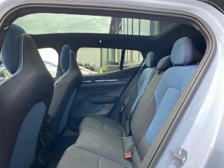 Volvo EX30 Ultra AWD Performance PANO/360/H&K/NAVI picture 15