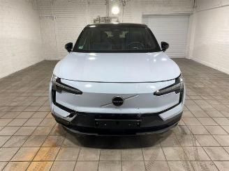 Volvo EX30 Ultra AWD Performance PANO/360/H&K/NAVI picture 5