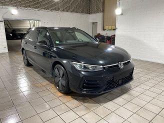 Unfallwagen Volkswagen Passat Variant 1.5 TSI e-Hybrid R-Line HUD/360 2025/10