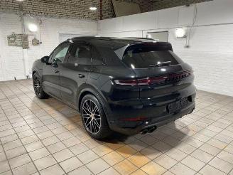 uszkodzony samochody osobowe Porsche Cayenne E-Hybrid Black Edition PANO/CHRONO/BOSE 2025/10