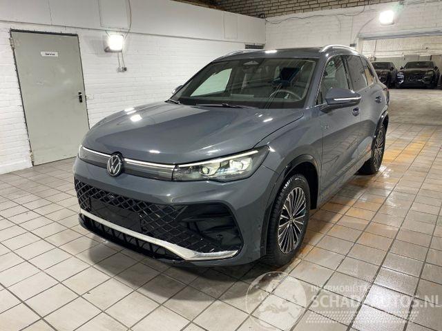 Volkswagen Tiguan 2.0 TDI DSG 4Motion R-LinePANO/360/NAVI