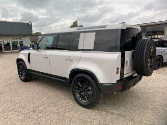 Vaurioauto  passenger cars Land Rover Defender S 110 D200 AWD PANO/HUD/360/NAVI 2026/3