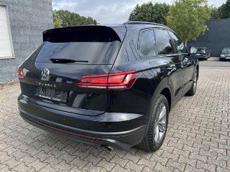 krockskadad bil auto Volkswagen Touareg 3.0 TDI 4Motion PANO/HUD/KAM/NAVI 2022/12