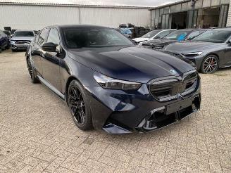 krockskadad bil auto BMW M5 Limousine PANO/HUD/AHK/360/B&W/NAVI 2026/3