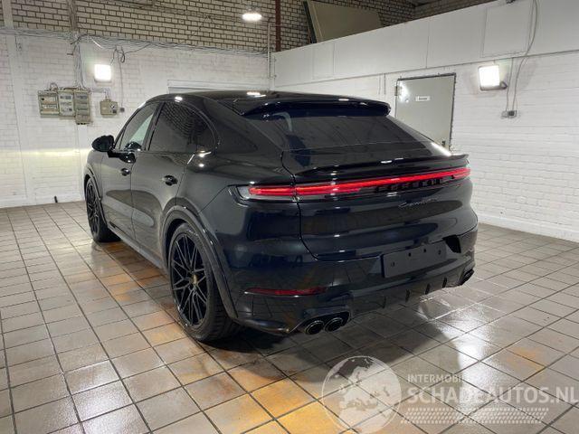 Porsche Cayenne Coupe GTS STANDHZG/CHRONO/PANO/AHK/360