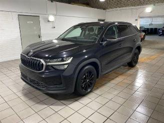 damaged passenger cars Skoda Kodiaq iV 1.5 TSI e-Hybrid Selection 2025/2