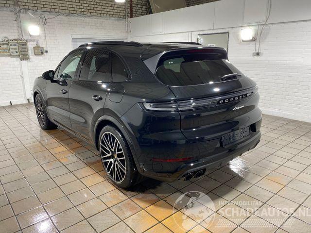 Porsche Cayenne E-Hybrid CHRONO/PANO/HUD/360/AHK/NAVI