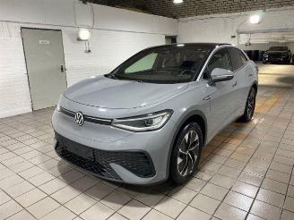 krockskadad bil auto Volkswagen ID.5 Pro 82 kWh AHK/NAVI 2023/8