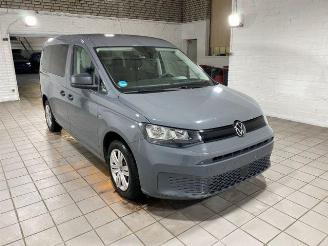 krockskadad bil auto Volkswagen Caddy maxi Kombi 2.0 TDI 2025/1