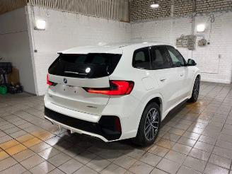 Voiture accidenté BMW iX1 xDrive30 M Sport HUD/AHK/360/H&K/NAVI 2025/2