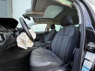 Volkswagen Golf 1.2 TSI Allstar Pano Navi Led Xenon Stoelverw picture 14