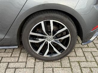 Volkswagen Golf 1.5 TSI R-Line Led Matrix CarPlay Stoelverw picture 13